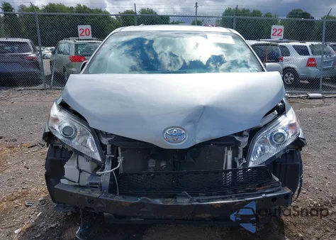 2017 Toyota Sienna Xle 8 Passenger из США, поврежденный, VIN 5TDYZ3DC6HS865918